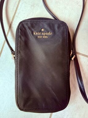 Kate Spade Kitt north south Phone Crossbody bag NWOT ♠️